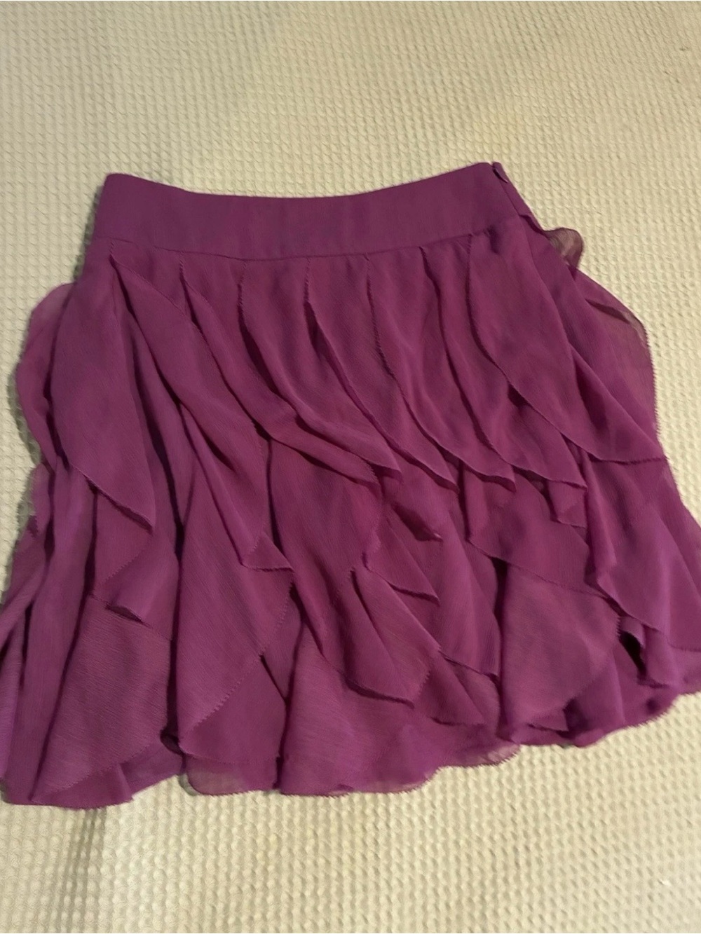 Ann Taylor Ruffled Skirt in Dark Pink, 4P, Side Zip
